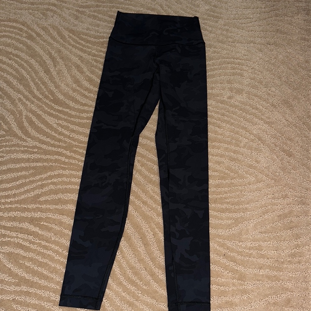 Lululemon black camo wunder under leggings
